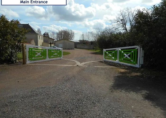 The Barn Complex Argenton-lʼ Église